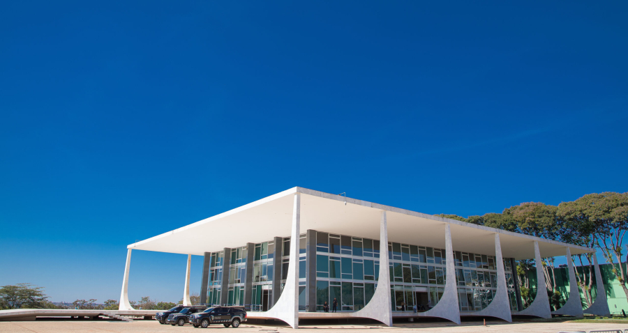 STF vai analisar validade de lei que proíbe atividade de flanelinhas